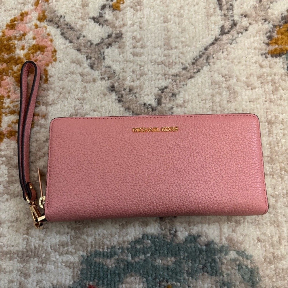MICHAEL Michael Kors Large Continental Wristlet in Primrose Leather